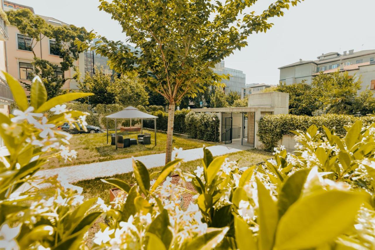 Alpencity Suites Тренто Екстер'єр фото
